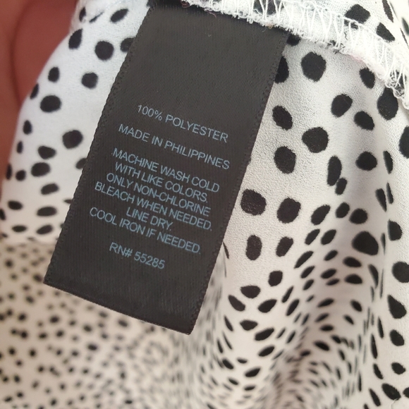 Express Black and White Top - Picture 2 of 4